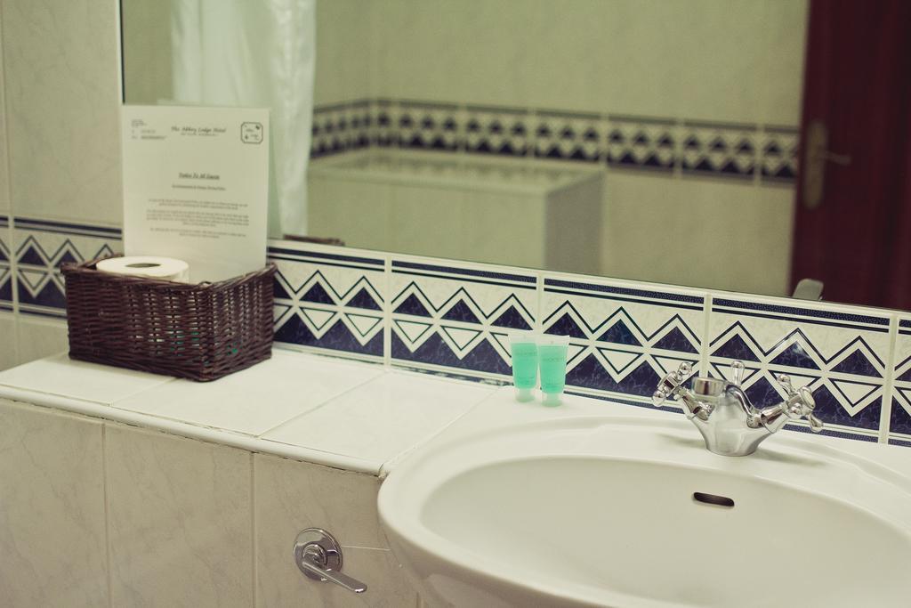Abbey Lodge Hotel Χάι Ουίκαμ Δωμάτιο φωτογραφία